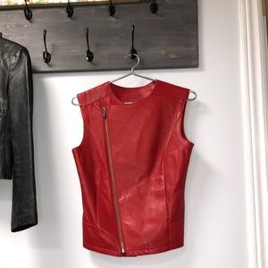 Red leather sleeveless jacket sx